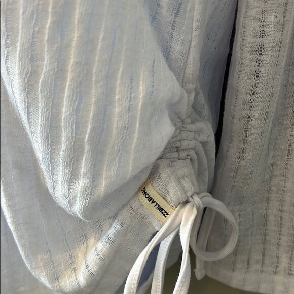 Billabong Women's White Roll Tab Long Sleeves Hooded Button-Up Top Size Medium - Picture 3 of 9